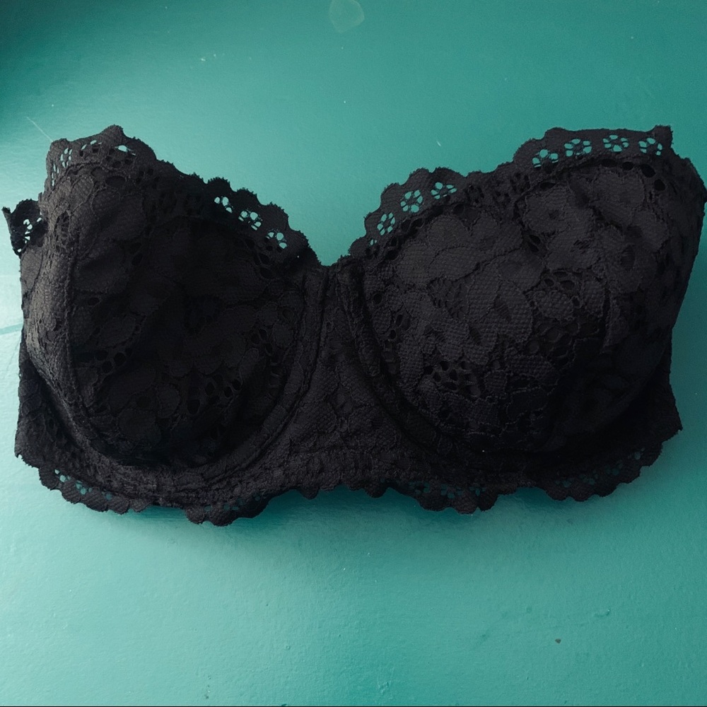 Victoria’s Secret black bra